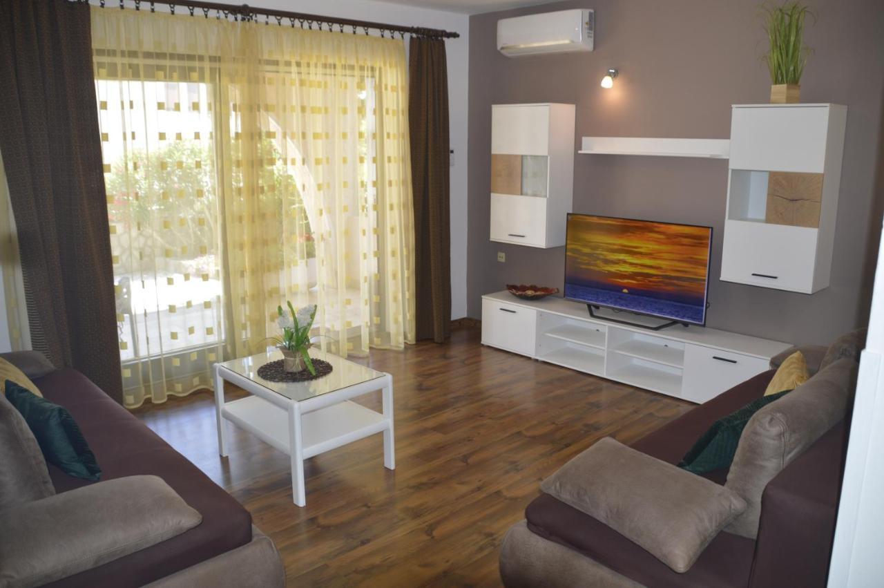 Lily Apartamento Krk Town Exterior foto