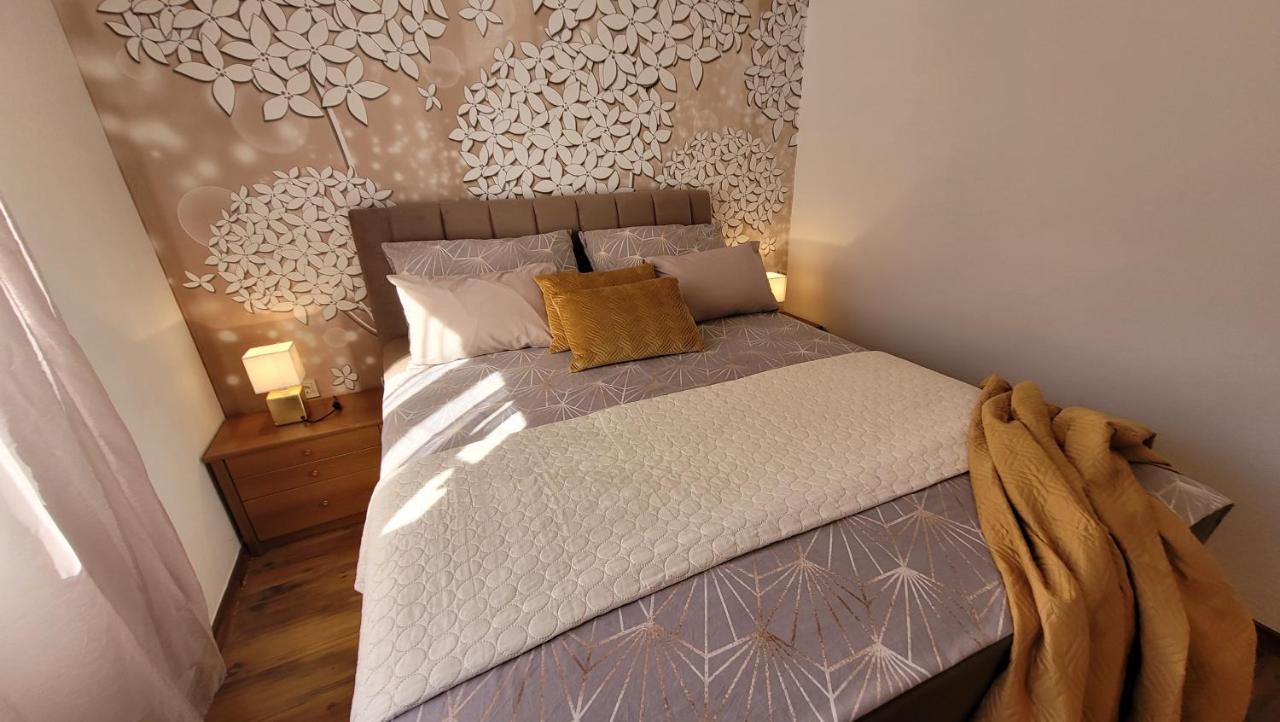 Lily Apartamento Krk Town Exterior foto