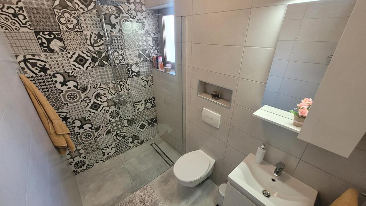 Lily Apartamento Krk Town Exterior foto