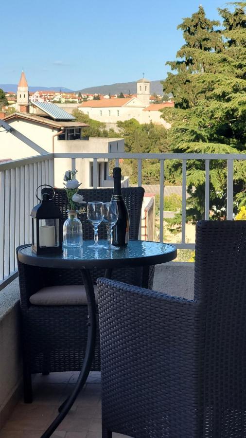 Lily Apartamento Krk Town Exterior foto