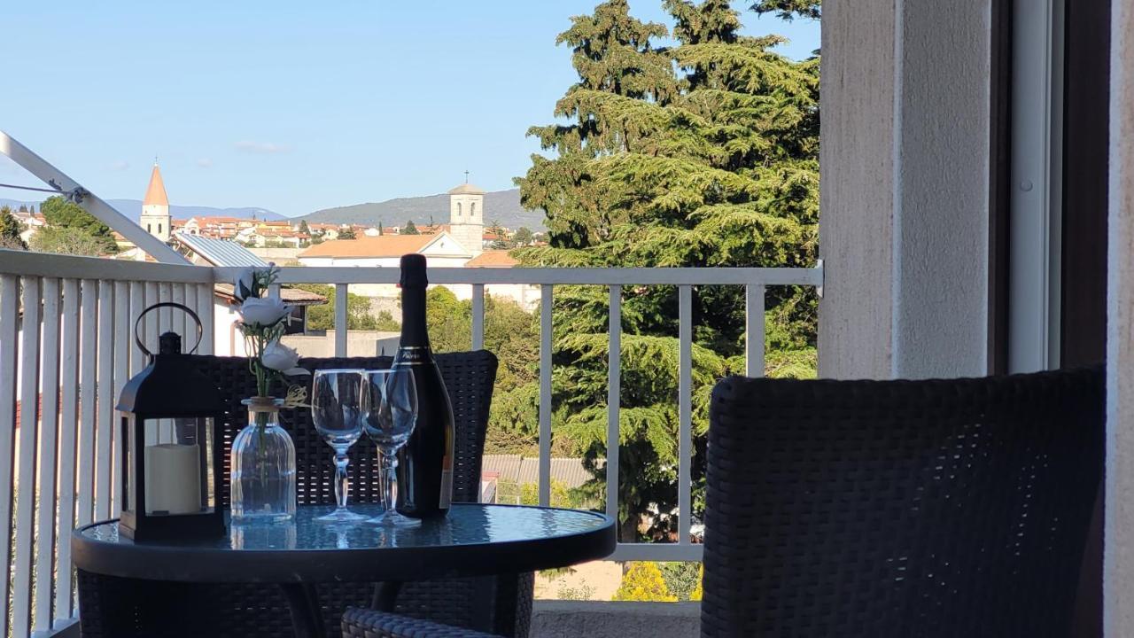 Lily Apartamento Krk Town Exterior foto