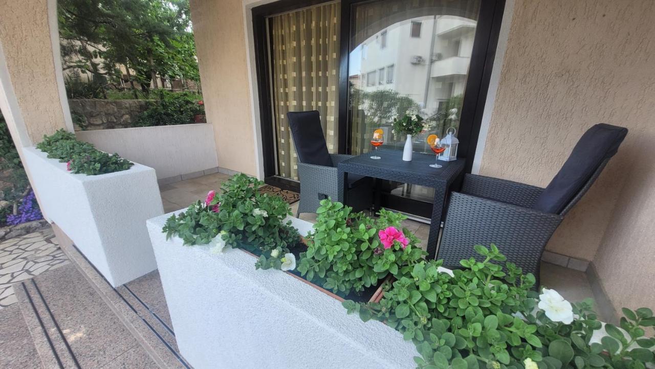 Lily Apartamento Krk Town Exterior foto