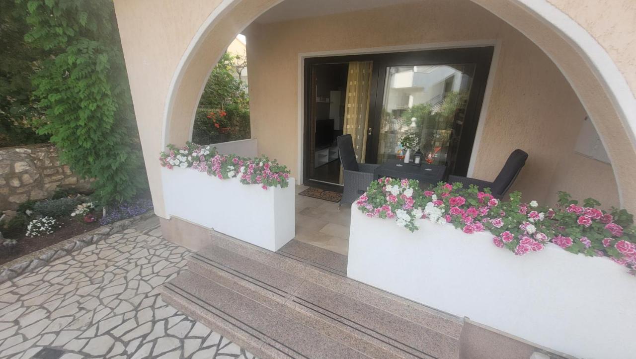Lily Apartamento Krk Town Exterior foto